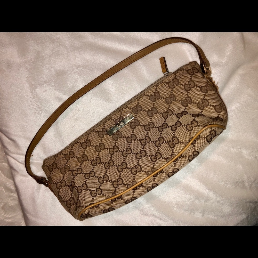 Gucci GG Canvas "Boat Pochette" Shoulder Bag Tan✨